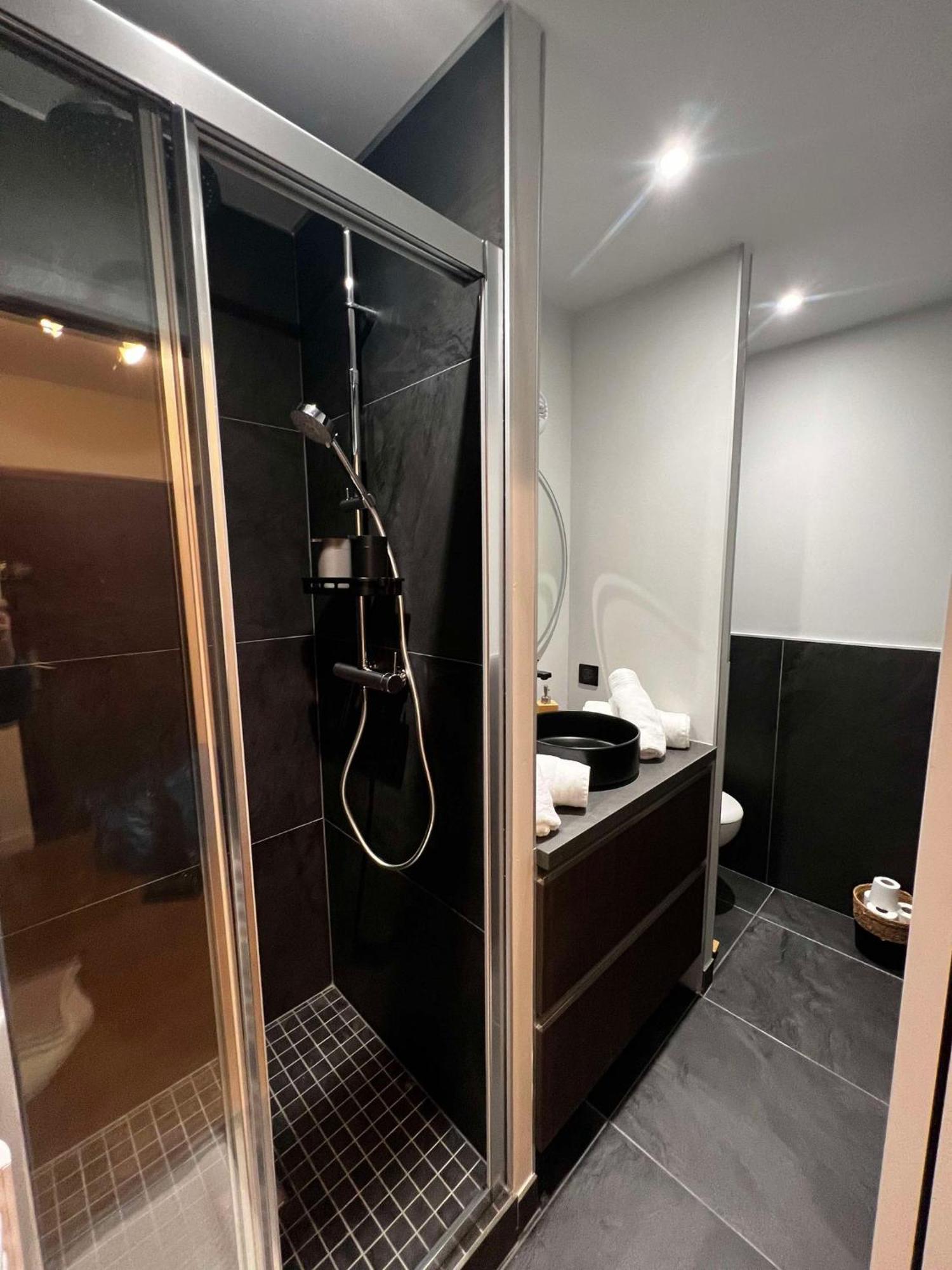 Appartement Le Flamboyant - Wifi - Central - Cosy 艾克斯莱班 外观 照片