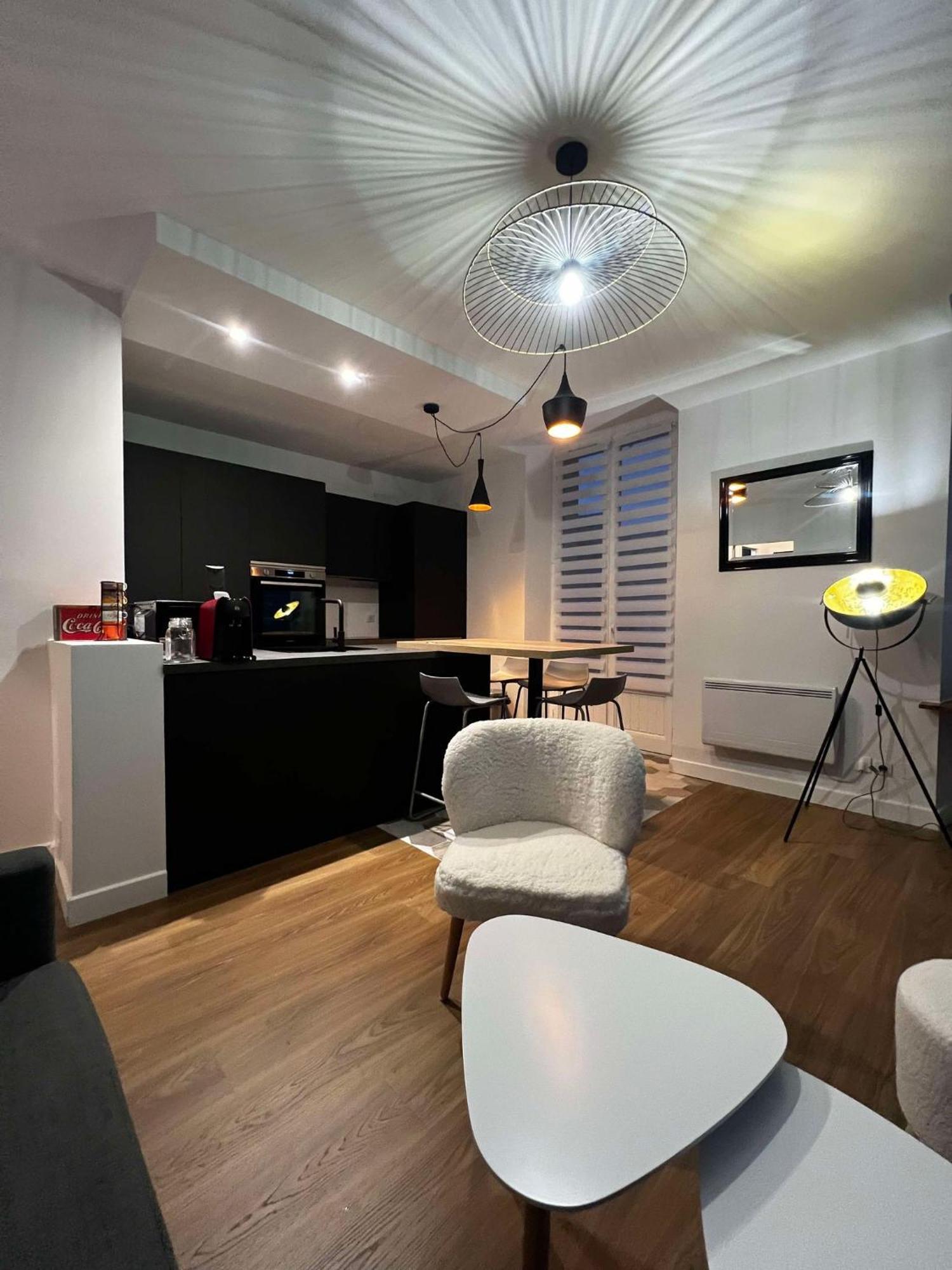 Appartement Le Flamboyant - Wifi - Central - Cosy 艾克斯莱班 外观 照片